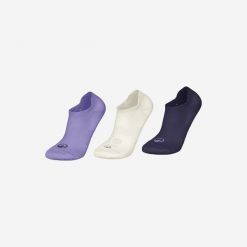Skarpety sportowe tenis RS 160 Lowedge niskie 3 pary. Białe skarpetki Decathlon, bez wzorów, z bawełny. Za 29.99 zł.