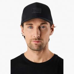 Czapka z daszkiem Unisex Swedemount Nordkap Trucker Cap II. Czarne czapki z daszkiem SWEDEMOUNT, bez wzorów, sportowe. Za 79.99 zł.
