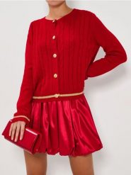 Rozpinany sweter na guziki - czerwony. Czerwone swetry Sinsay, l, bez wzorów, bez ramiączek. Za 59.99 zł.