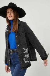 Answear Lab kurtka jeansowa damska kolor czarny relaxed z kołnierzykiem klasycznym. Czarne kurtki Answear Lab, l, bez wzorów, z jeansu, klasyczne, bez kaptura. W wyprzedaży za 201.99 zł.
