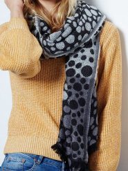 MENTHE À L'O Szal w kolorze brązowo-szarym - 170 x 85 cm rozmiar: onesize. Brązowe szaliki i kominy MENTHE À L'O, bez wzorów, z materiału. Za 141.45 zł.