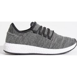 Buty sportowe - Szary. Buty treningowe marki Sinsay. W wyprzedaży za 39.99 zł.