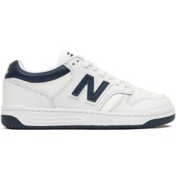 Buty sportowe New Balance GSB480WN białe. Białe buty treningowe bez wzorów, ze skóry, bez zapięcia. Za 361.45 zł.
