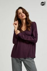 Sweter z dekoltem w serek i obniżoną linią ramion fioletowy. Fioletowe bluzki MOODO, l, bez wzorów, z elastanu, bez ramiączek. W wyprzedaży za 24.99 zł.