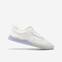 Buty na deskorolkę Crush900 Joseph Garbaccio Pro biało-fioletowe. Białe buty do biegania Decathlon, bez wzorów, z kauczuku, bez zapięcia, do biegania. Za 299.99 zł.