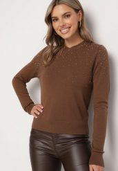 Brązowy Sweter z Wiskozą o Prostym Kroju Zdobiony Cyrkoniami Edaritha. Brązowe swetry Born2be, m, z aplikacjami, z jeansu, klasyczne, bez ramiączek. W wyprzedaży za 93.49 zł.