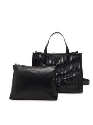 Guess Torebka Brigitta HWWZ72 06230 Czarny. Czarne torebki klasyczne Guess, z aplikacjami, ze skóry, bez dodatków. Za 579.99 zł.