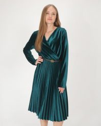 Gładka sukienka z paskiem. Zielone sukienki Unisono, s, bez wzorów, z tkaniny, wizytowe, bez kołnierzyka, bez ramiączek, midi, kopertowe. Za 189.00 zł.