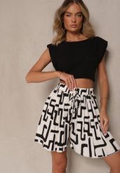 Czarno-Białe Szorty z Wiskozy High Waist Ozdobione Geometrycznym Wzorem Lirazea. Czarne szorty Renee, bez wzorów, z wiskozy. W wyprzedaży za 39.99 zł.