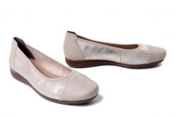 RIEKER L9353-62 beige, czółenka damskie. Brązowe baleriny Rieker, bez wzorów, bez obcasa, bez zapięcia. Za 319.90 zł.