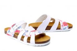 DR. BRINKMANN 700868-03 weiss, klapki damskie. Białe klapki Dr. Brinkmann, bez wzorów, bez obcasa, bez zapięcia. Za 148.67 zł.