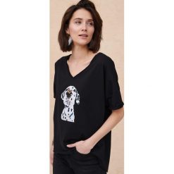 T-Shirt Damski Cztery Łapy BS Czarny. Czarne t-shirty blue shadow, z aplikacjami, z bawełny, bez kołnierzyka, bez ramiączek. Za 159.90 zł.