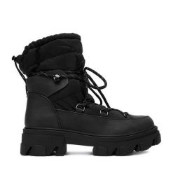 Śniegowce DeeZee. Czarne śniegowce DeeZee, bez wzorów, bez zapięcia. Za 229.99 zł.