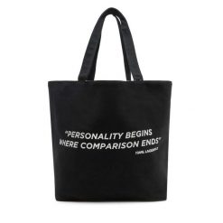 Torebka KARL LAGERFELD. Czarne torebki klasyczne KARL LAGERFELD, bez wzorów, klasyczne, bez dodatków. Za 209.99 zł.