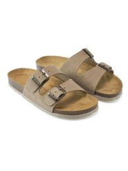 Mandel Skórzane klapki w kolorze szarobrązowym rozmiar: 38. Brązowe klapki Mandel, bez wzorów, ze skóry, klasyczne, z otwartym noskiem, bez obcasa, bez zapięcia. Za 152.99 zł.