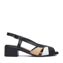 Sandały Lasocki. Czarne sandały Lasocki, bez wzorów, bez obcasa, na słupku, bez zapięcia. Za 179.99 zł.