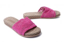 ARTIKER RELAKS 52C2414 pink, klapki damskie. Czerwone klapki Artiker Relaks, bez wzorów, bez obcasa, na obcasie, bez zapięcia. Za 119.90 zł.