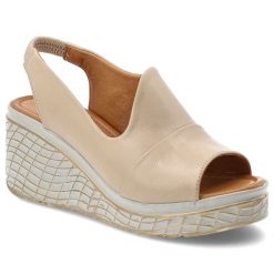 Sandały damskie Artiker, cholewka ze skóry naturalnej licowej wsuwany fason elastyczna wstawka przy pięcie, beżowe, 58C2039. Brązowe sandały Artiker, bez wzorów, ze skóry, bez obcasa, bez zapięcia. Za 269.00 zł.