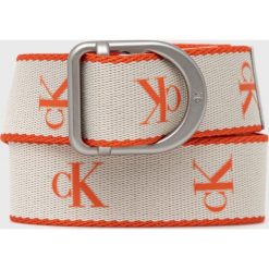Calvin Klein Jeans pasek damski kolor beżowy. Brązowe paski Calvin Klein Jeans, bez wzorów, z jeansu. Za 179.99 zł.