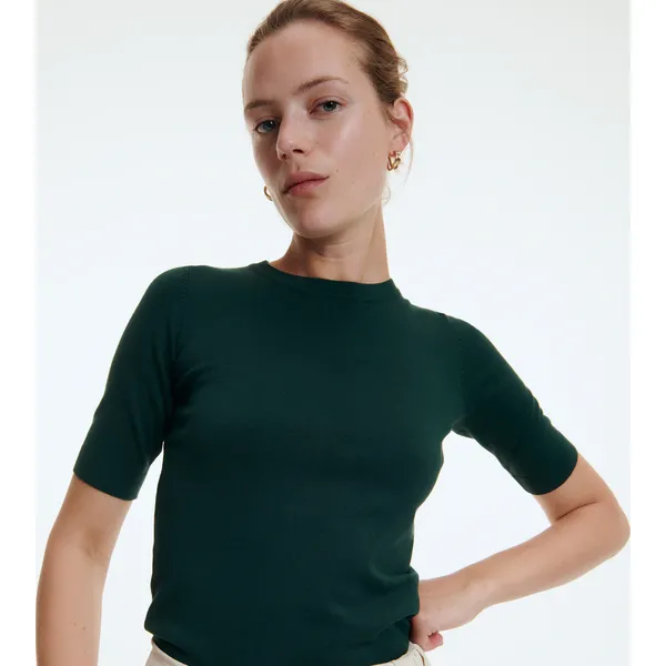 Bluzka z wiskozą - Khaki. Brązowe bluzki Reserved, l, bez wzorów, z wiskozy, bez kołnierzyka, bez ramiączek. Za 59.99 zł.