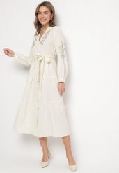 Jasnobeżowa Bawełniana Koszulowa Sukienka z Ozdobnym Paskiem i Haftem Erisanis. Brązowe sukienki Born2be, na co dzień, l, bez wzorów, z bawełny, eleganckie, bez kołnierzyka, bez ramiączek, maxi, koszulowe. W wyprzedaży za 146.99 zł.