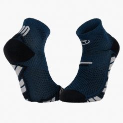 Skarpetki BV Sport Ultra.2 Low. Niebieskie skarpetki BV SPORT, w ażurowe wzory. Za 103.50 zł.