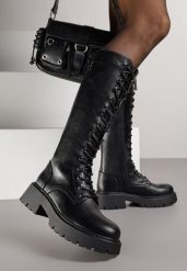 Czarne Kozaki VICES Typu Workery w Grungowym Stylu Unalira. Czarne kozaki Renee, bez wzorów, z jeansu, bez obcasa, na płaskiej podeszwie, bez zapięcia. Za 169.99 zł.