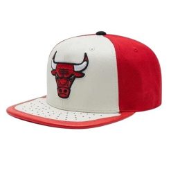 Czapka Z Daszkiem Ness NBA Day One Chicago Bulls Snapback. Białe czapki z daszkiem Mitchell & Ness, bez wzorów. Za 254.99 zł.