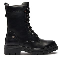 Trapery Refresh. Czarne traperki Refresh, bez wzorów, bez obcasa, bez zapięcia. Za 279.99 zł.