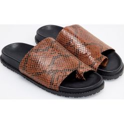 Klapki - Brązowy. Klapki marki Reserved. Za 119.99 zł.