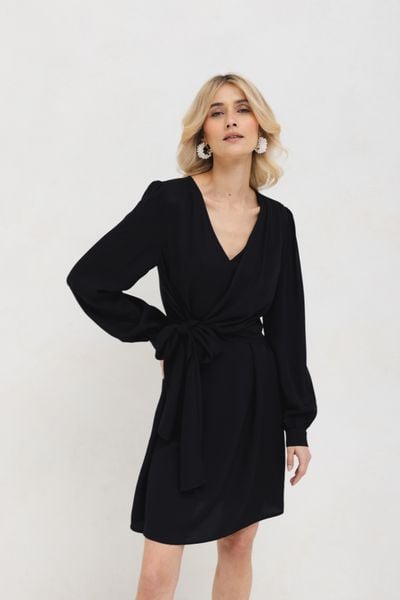 SUKIENKA PAMELA CZARNA XS - Flawless. Czarne sukienki Flawless, na co dzień, xs, bez wzorów, z wiskozy, eleganckie, bez kołnierzyka, bez ramiączek, proste. Za 307.50 zł.