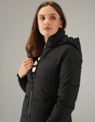 Pikowana kurtka. Kurtki Unisono, s, bez wzorów, z tkaniny, bez kaptura. Za 299.00 zł.