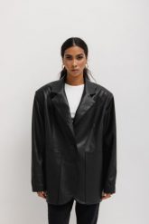 Marynarka oversize z eko skóry w kolorze CZARNYM - HARLEY LEATHER. Czarne marynarki i żakiety Marsala, l, bez wzorów, z elastanu, eleganckie, bez ramiączek. Za 439.90 zł.