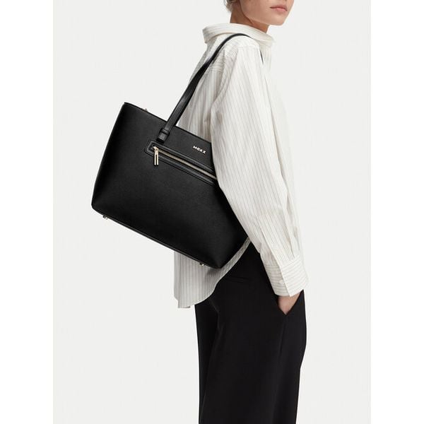Torebka MEXX. Czarne shopper bag Mexx, bez wzorów, bez dodatków. Za 229.99 zł.
