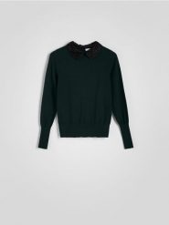 Sweter z ozdobnym kołnierzem - ciemnozielony. Zielone swetry Reserved, l, bez wzorów, z dzianiny, bez ramiączek. W wyprzedaży za 49.99 zł.