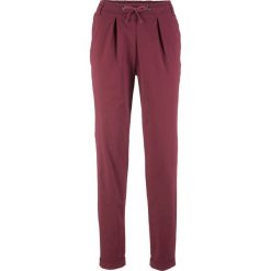 Spodnie chino bonprix czerwony klonowy. Chinosy marki Nike. Za 109.99 zł.