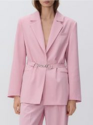 Marynarka z ozdobnym paskiem - pastelowy róż. Czerwone marynarki i żakiety Reserved, l, bez wzorów, z tkaniny, bez ramiączek. Za 279.99 zł.