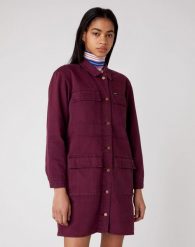 WRANGLER UTILITY DENIM DRESS DAMSKA SUKIENKA MATERIAŁOWA WILD BERRY W29YML14K 112128600. Sukienki Wrangler, s, bez wzorów, z denimu, bez kołnierzyka, bez ramiączek. Za 169.99 zł.