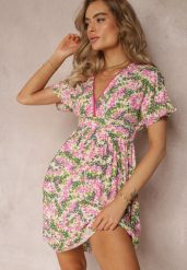 Różowa Rozkloszowana Sukienka Mini z Krótkimi Rękawami z Wiskozy Greenley. Czerwone sukienki Renee, na co dzień, l, bez wzorów, z wiskozy, bez kołnierzyka, bez ramiączek, mini, rozkloszowane. W wyprzedaży za 55.99 zł.