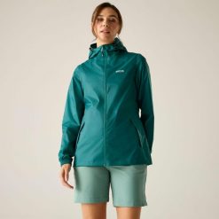 Kurtka trekkingowa damska Pack It Jacket III kieszonkowa przeciwdeszczowa. Niebieskie kurtki przeciwdeszczowe Regatta, bez wzorów, bez kaptura, trekkingowe. Za 149.99 zł.