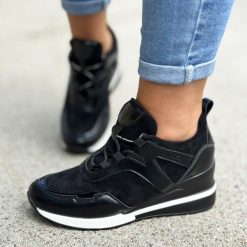Czarne sneakersy półbuty damskie Vinceza 10743. Czarne półbuty wsuwane VINCEZA, bez wzorów, ze skóry, bez obcasa, na koturnie. Za 129.00 zł.