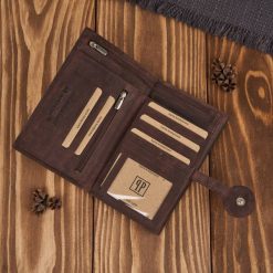 Portfel damski duży skórzany vintage brązowy Paolo Peruzzi T-134-HBR. Brązowe portfele PAOLO PERUZZI, bez wzorów, ze skóry. Za 94.00 zł.