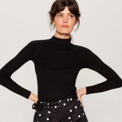 Dopasowany sweter - Czarny. Swetry Mohito. Za 59.99 zł.