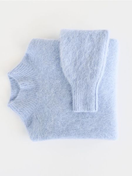 Sweter z wełną z alpaki - jasnoniebieski. Niebieskie swetry Reserved, l, bez wzorów, z wełny, bez ramiączek. Za 359.99 zł.