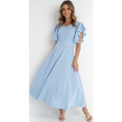 Niebieska Rozkloszowana Sukienka Zdobiona Falbanami Emilienne. Niebieskie sukienki Born2be, na co dzień, s, z aplikacjami, z jeansu, eleganckie, bez kołnierzyka, bez ramiączek, maxi, proste. W wyprzedaży za 101.99 zł.