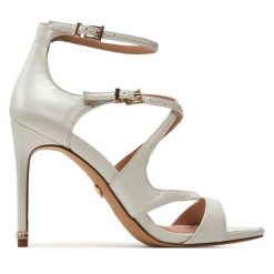 Sandały Tamaris. Białe sandały Tamaris, bez wzorów, bez obcasa, na szpilce, bez zapięcia. Za 269.99 zł.