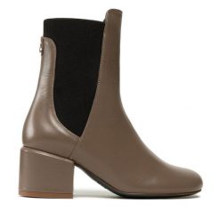 Botki Patrizia Pepe. Brązowe botki Patrizia Pepe, bez wzorów, bez obcasa, na słupku, bez zapięcia. Za 879.99 zł.