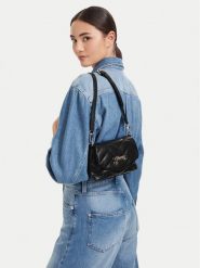 Guess Torebka J6YZ16 W2538 Czarny. Czarne listonoszki Guess, z aplikacjami, ze skóry, bez dodatków. Za 237.99 zł.