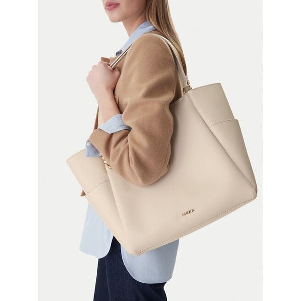 Torebka MEXX. Białe shopper bag Mexx, bez wzorów, bez dodatków. Za 189.99 zł.
