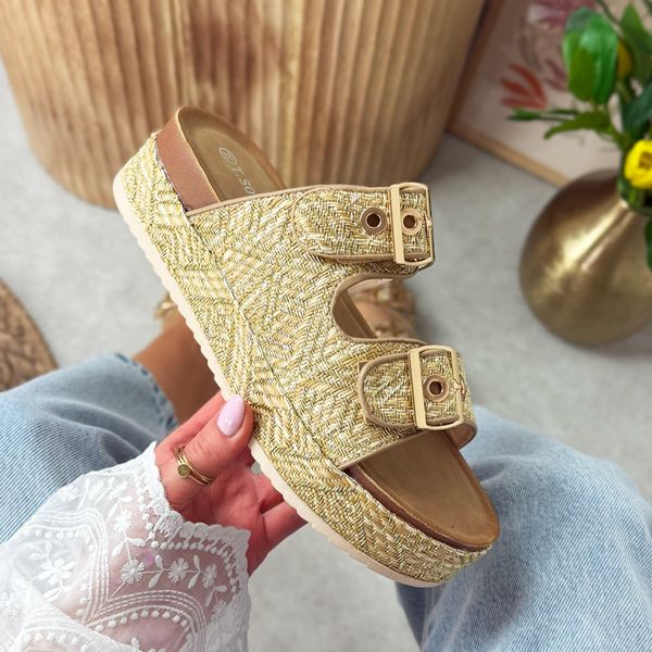 Beżowe klapki damskie na platformie T.Sokolski SKL25-322. Brązowe klapki Sokolski, bez wzorów, z tkaniny, klasyczne, bez obcasa, na platformie, bez zapięcia. Za 169.00 zł.